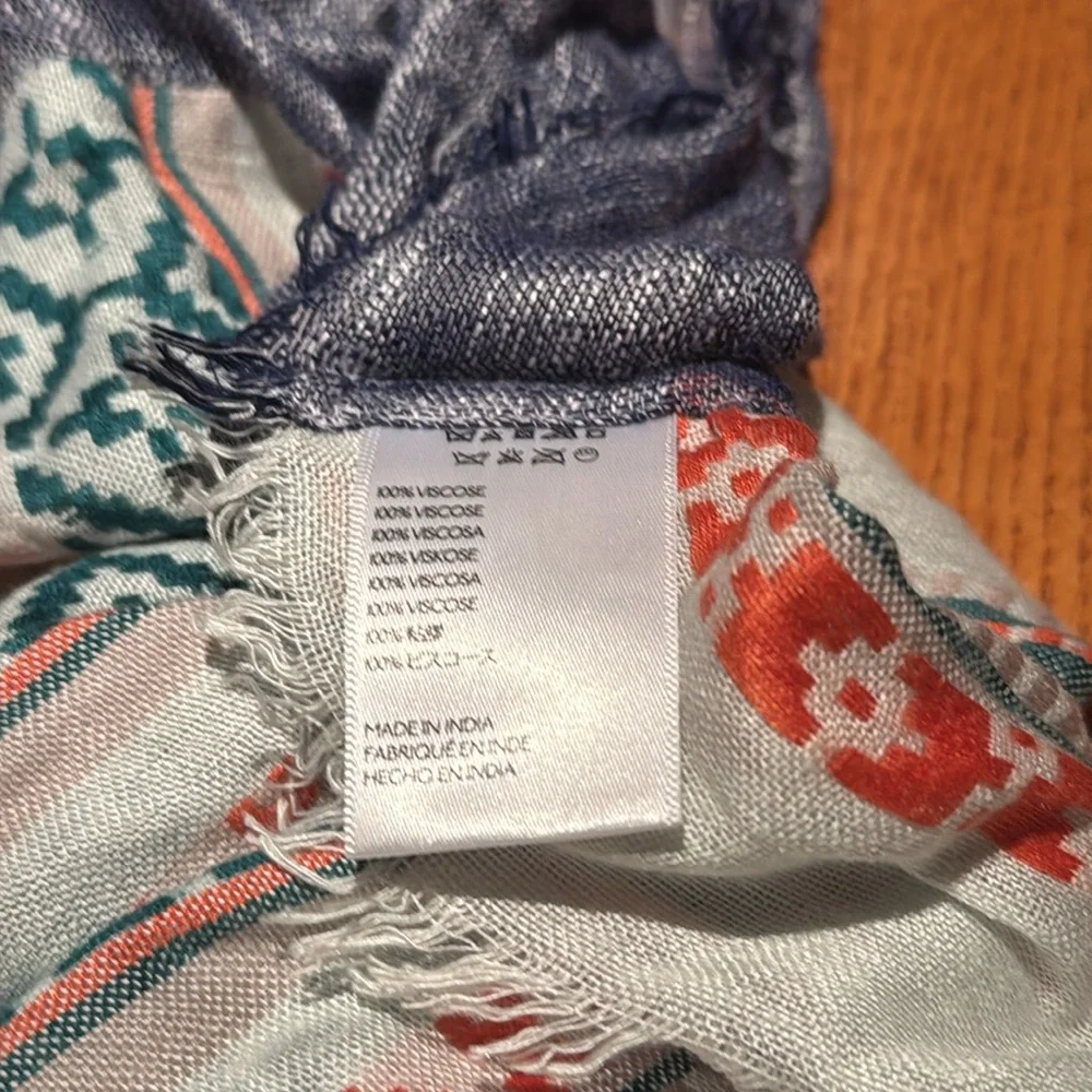 Circle scarf made in India 100% viscose